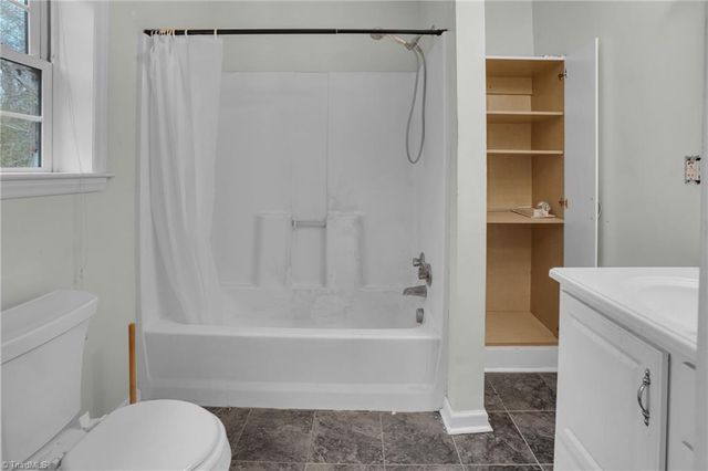 7079 Ossie Hayes Road, Seagrove, NC 27341