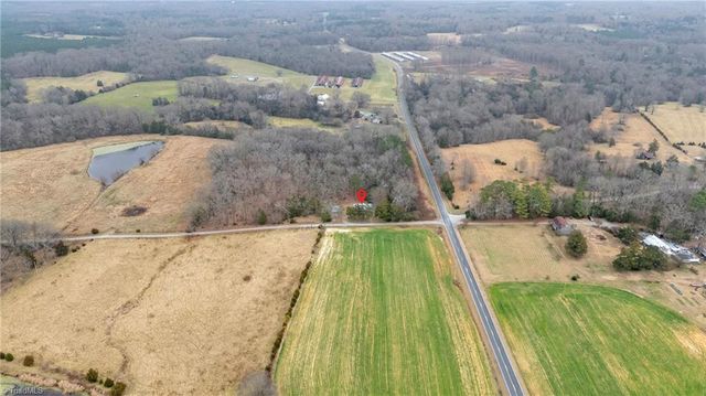 7079 Ossie Hayes Road, Seagrove, NC 27341