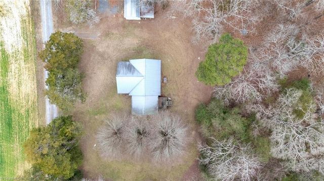 7079 Ossie Hayes Road, Seagrove, NC 27341