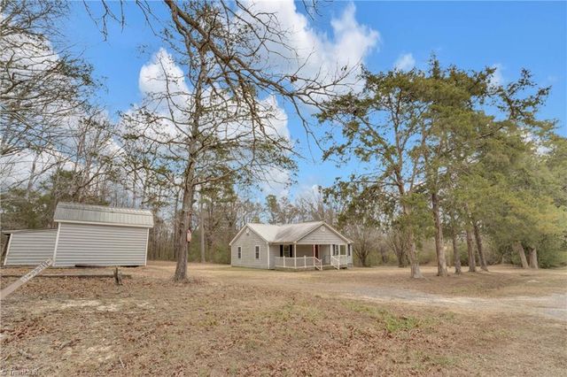 7079 Ossie Hayes Road, Seagrove, NC 27341