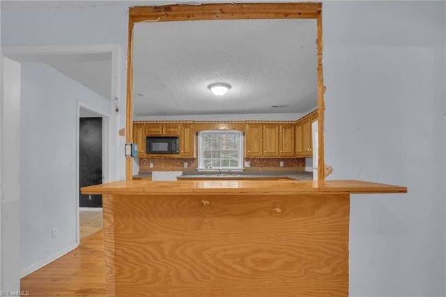 7079 Ossie Hayes Road, Seagrove, NC 27341