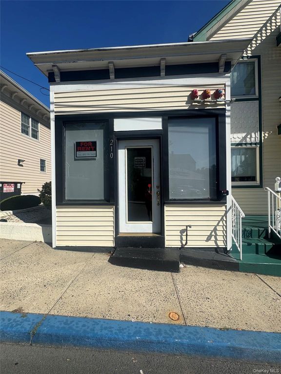 210 Main Street, Nyack, NY 10960 — exterior