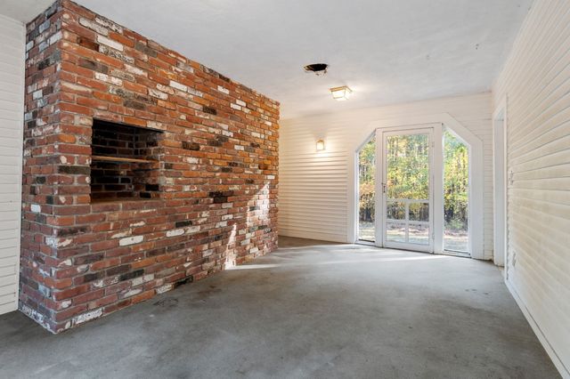 153 W Bare Hill Rd, Harvard, MA 01451