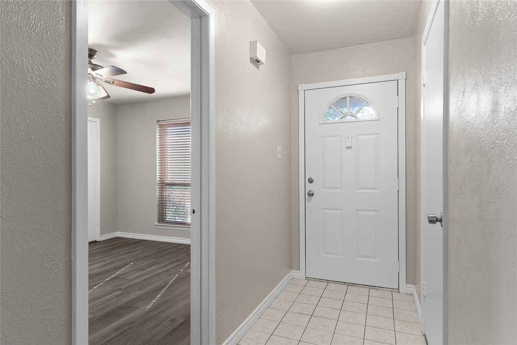 2200 Etain Road, Irving, TX 75060 — exterior