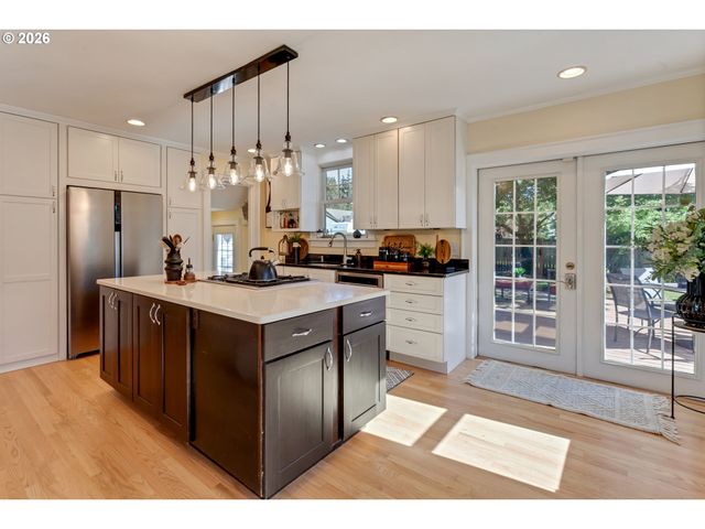8100 Sw LOCUST St, Portland, OR 97223