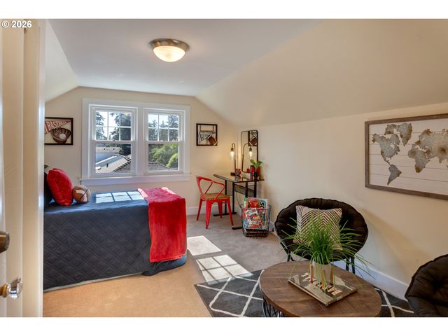 8100 Sw LOCUST St, Portland, OR 97223