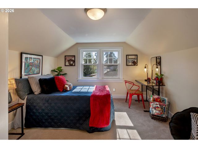 8100 Sw LOCUST St, Portland, OR 97223