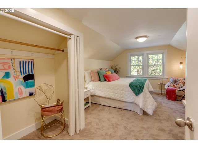 8100 Sw LOCUST St, Portland, OR 97223
