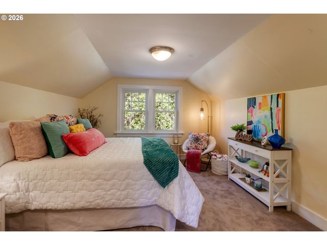 8100 Sw LOCUST St, Portland, OR 97223