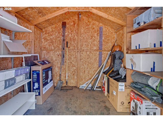 8100 Sw LOCUST St, Portland, OR 97223