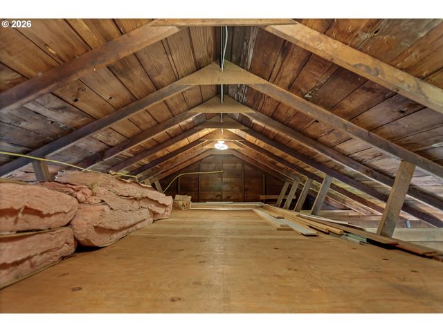 8100 Sw LOCUST St, Portland, OR 97223
