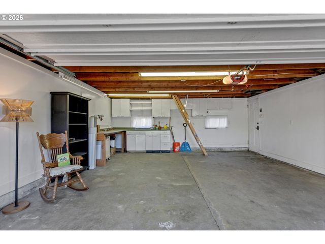 8100 Sw LOCUST St, Portland, OR 97223