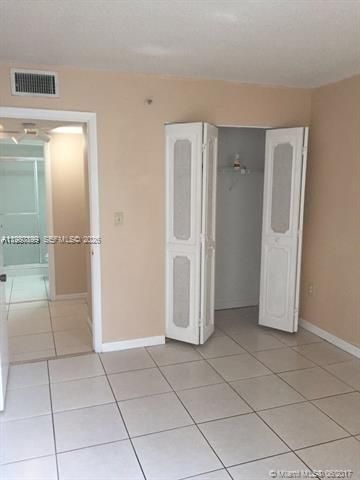 17890 W Dixie Highway 106, North Miami Beach, FL 33160