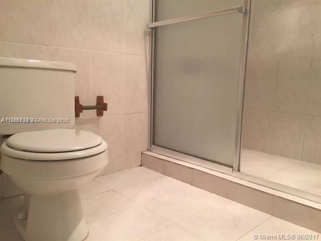 17890 W Dixie Highway 106, North Miami Beach, FL 33160
