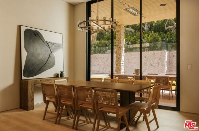 2130 Mandeville Canyon Road, Los Angeles, CA 90049