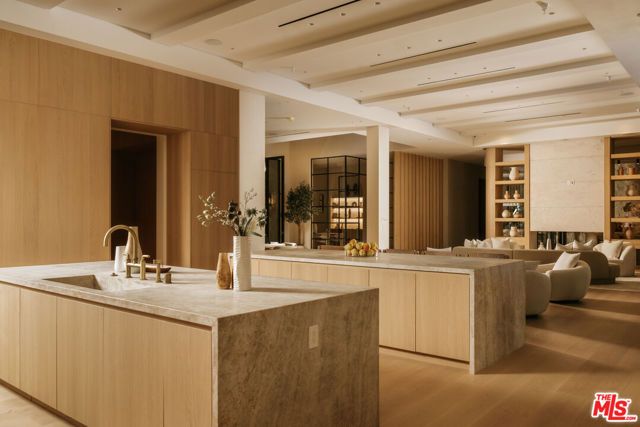 2130 Mandeville Canyon Road, Los Angeles, CA 90049