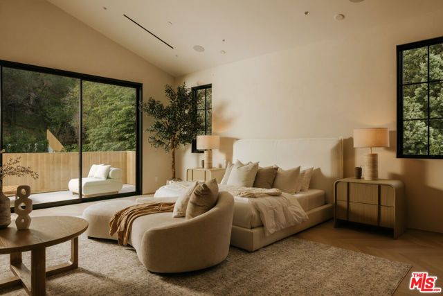 2130 Mandeville Canyon Road, Los Angeles, CA 90049