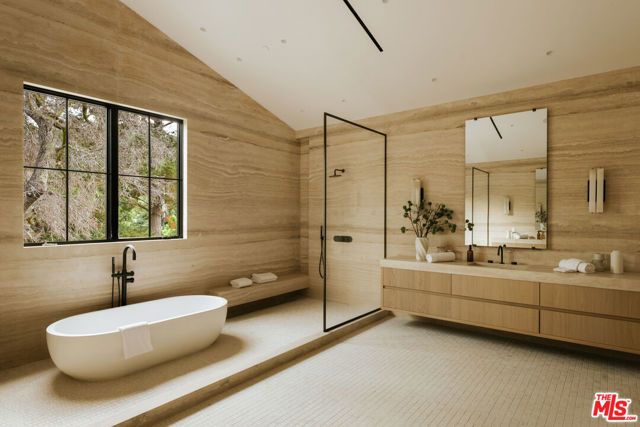 2130 Mandeville Canyon Road, Los Angeles, CA 90049
