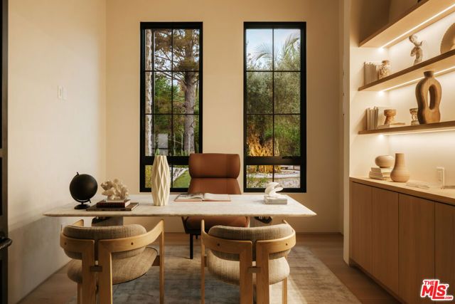 2130 Mandeville Canyon Road, Los Angeles, CA 90049