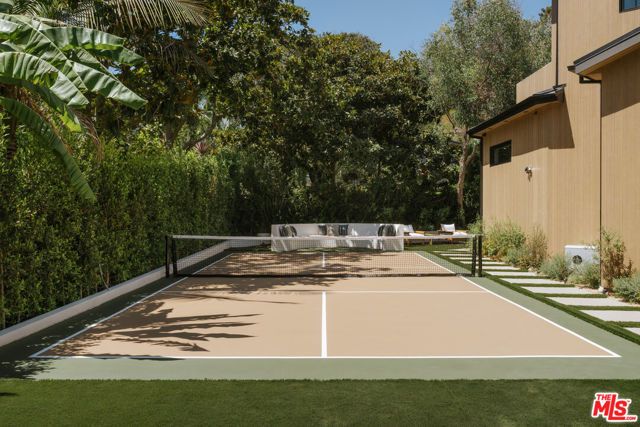 2130 Mandeville Canyon Road, Los Angeles, CA 90049