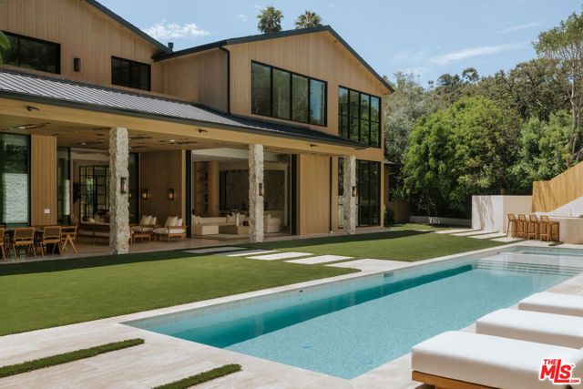 2130 Mandeville Canyon Road, Los Angeles, CA 90049
