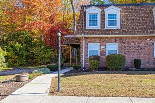 39 W Summit St 36, South Hadley, MA 01075