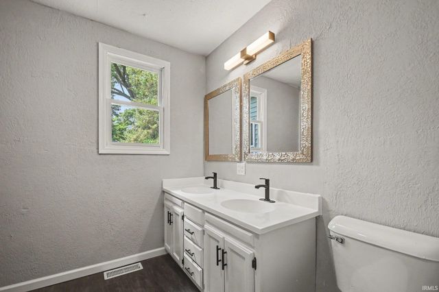 52854 Francis Street, South Bend, IN 46637