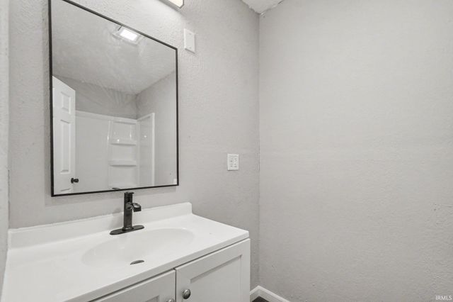 52854 Francis Street, South Bend, IN 46637