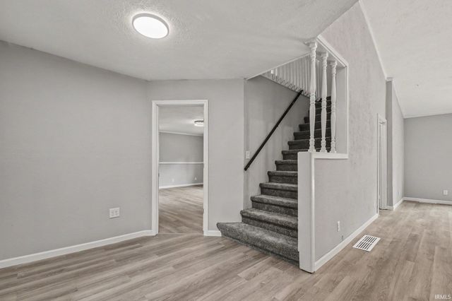 52854 Francis Street, South Bend, IN 46637