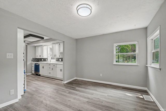 52854 Francis Street, South Bend, IN 46637