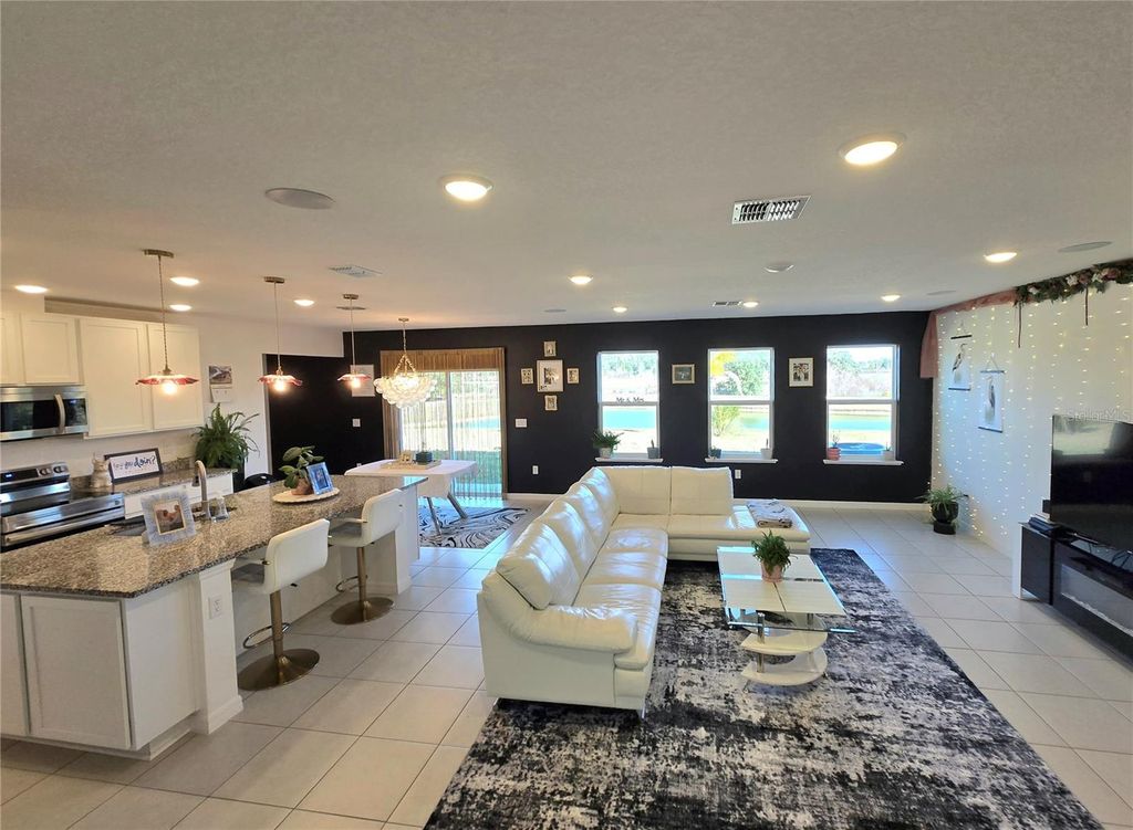 Image 3 of property listing at 11495 JUNE BRIAR LOOP, San Antonio, FL 33576