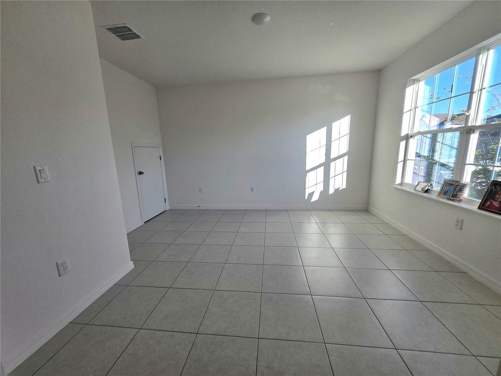 Image 25 of property listing at 11495 JUNE BRIAR LOOP, San Antonio, FL 33576