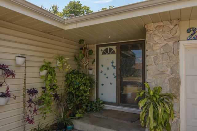 2549 South Delaware Avenue, Springfield, MO 65804