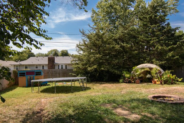 2549 South Delaware Avenue, Springfield, MO 65804