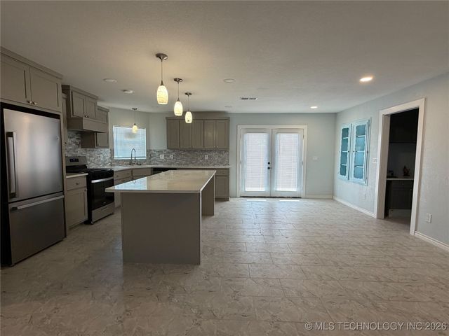 2505 Haskell Boulevard, Muskogee, OK 74401