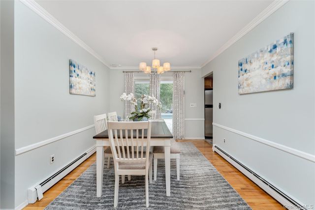 8 Wakeman Court, Hampton Bays, NY 11946