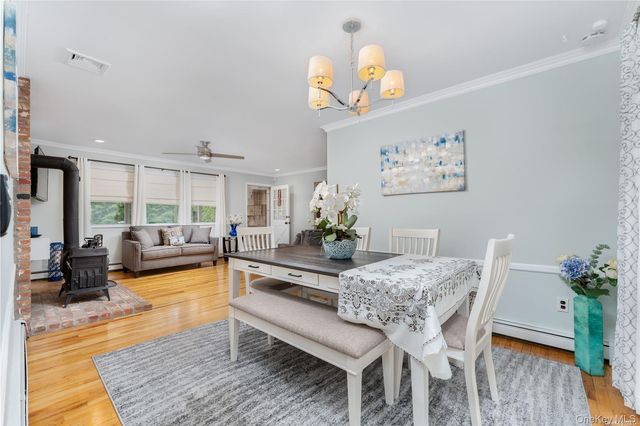 8 Wakeman Court, Hampton Bays, NY 11946