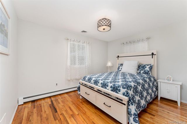 8 Wakeman Court, Hampton Bays, NY 11946