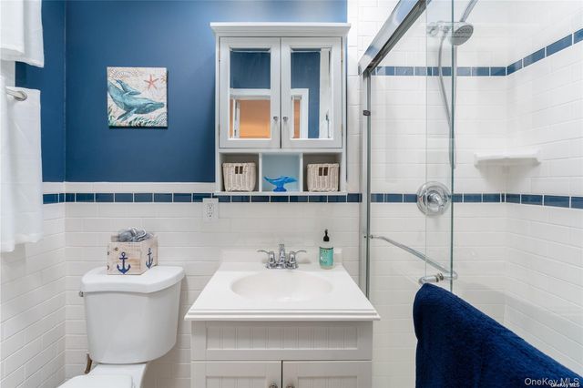 8 Wakeman Court, Hampton Bays, NY 11946