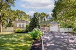 8 Wakeman Court, Hampton Bays, NY 11946