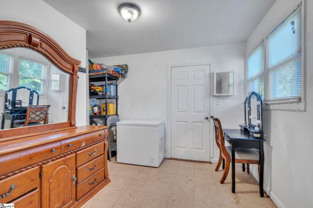 121 Fox Drive, Spartanburg, SC 29302