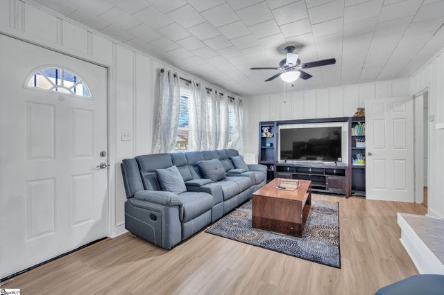 121 Fox Drive, Spartanburg, SC 29302