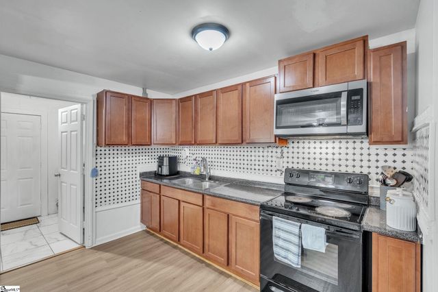 121 Fox Drive, Spartanburg, SC 29302