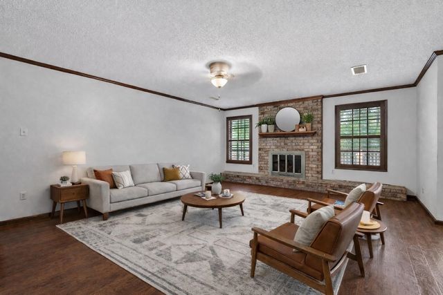 354 W COLLEGE DR, Collierville, TN 38017