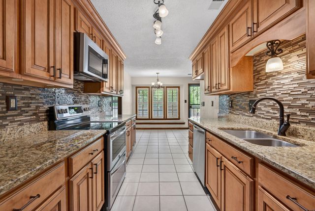 354 W COLLEGE DR, Collierville, TN 38017