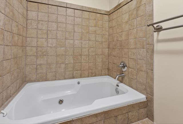 354 W COLLEGE DR, Collierville, TN 38017