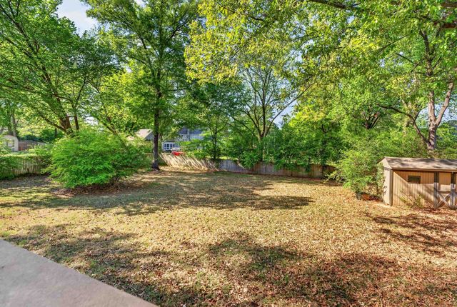 354 W COLLEGE DR, Collierville, TN 38017