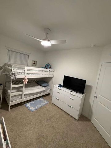 441 NE 13th St, Florida City, FL 33034