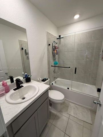 441 NE 13th St, Florida City, FL 33034