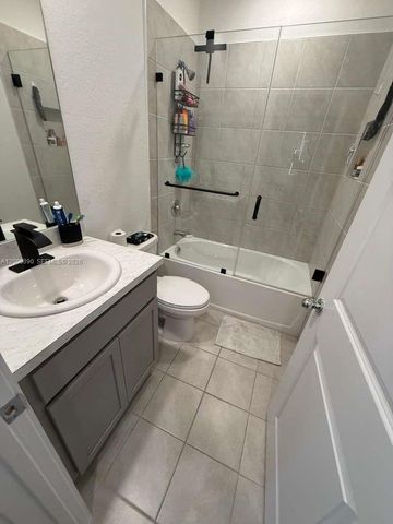 441 NE 13th St, Florida City, FL 33034